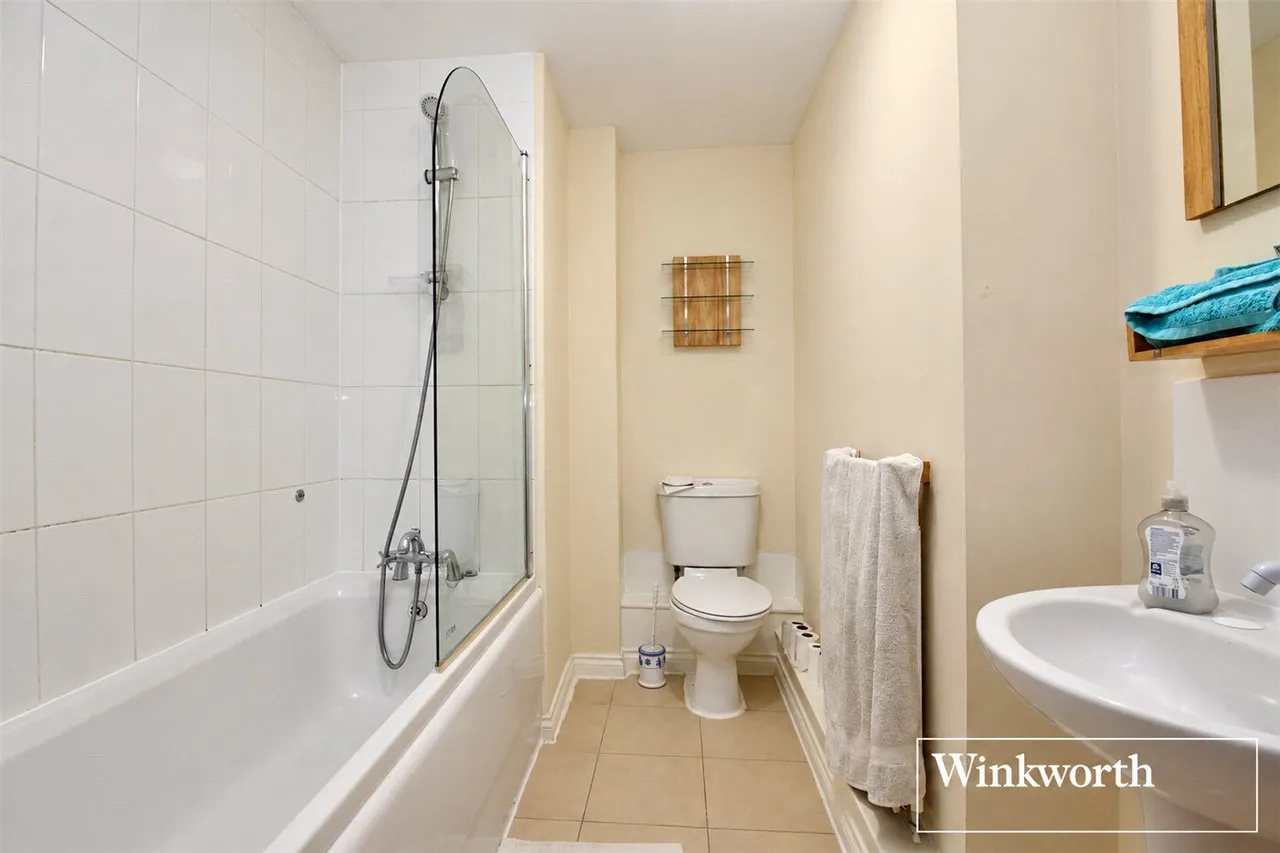 Gateshead Road, Borehamwood, WD6, photo 8