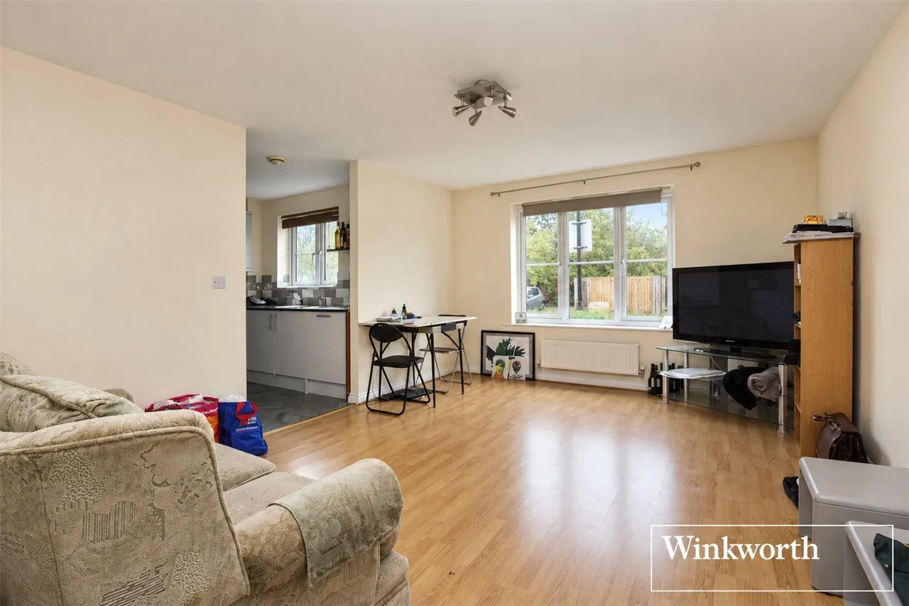 Gateshead Road, Borehamwood, WD6, photo 4