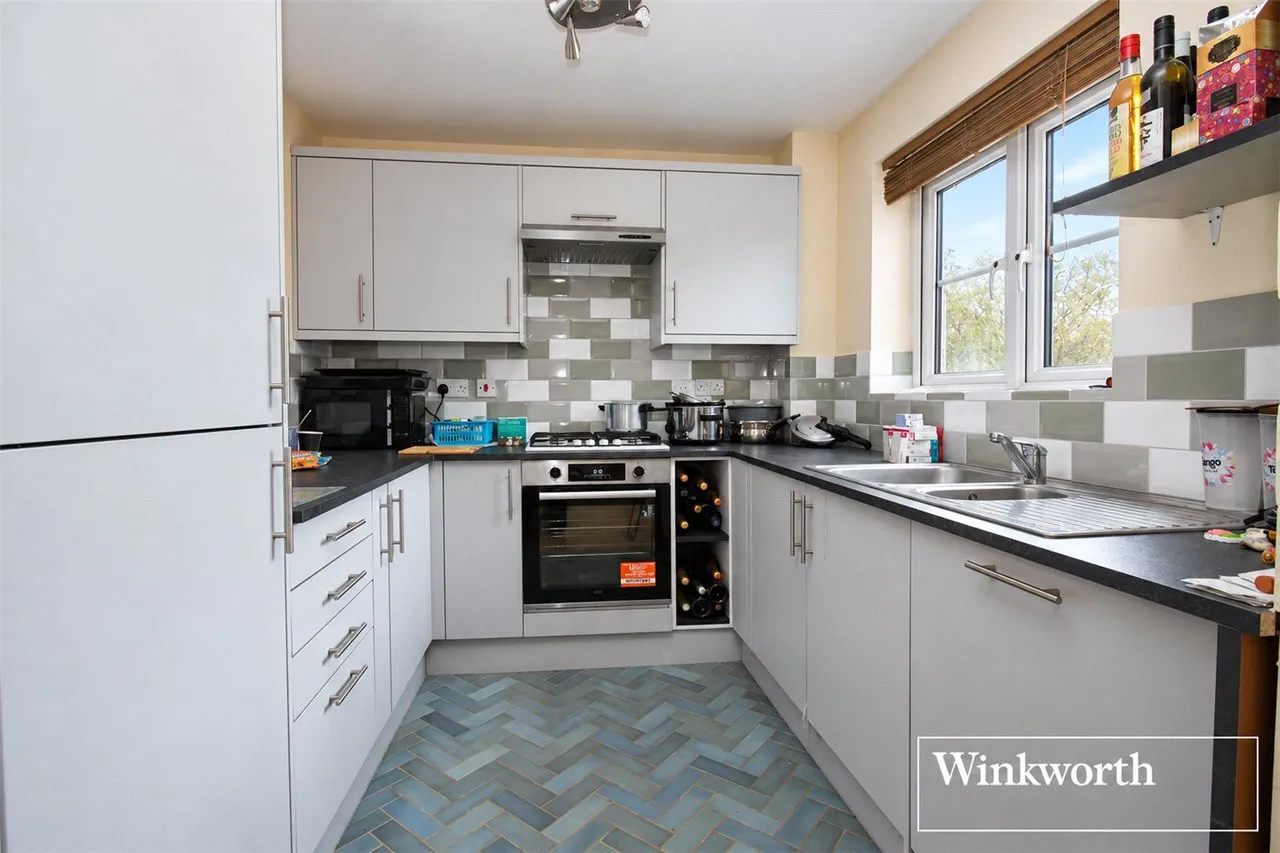 Gateshead Road, Borehamwood, WD6, photo 3