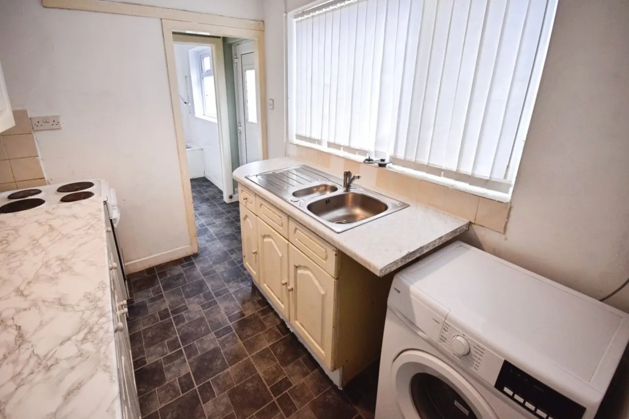 Eastbourne Road, Hanley, photo 6