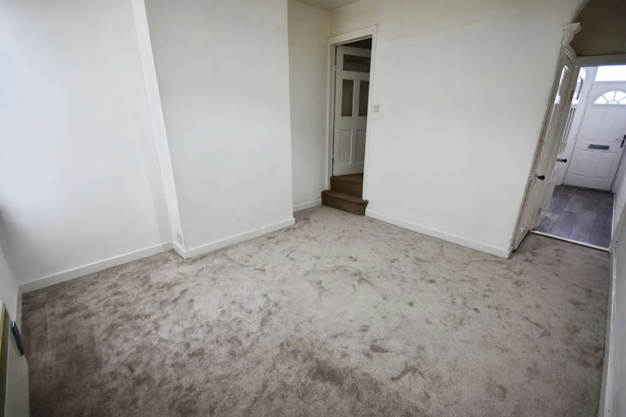 Eastbourne Road, Hanley, photo 3