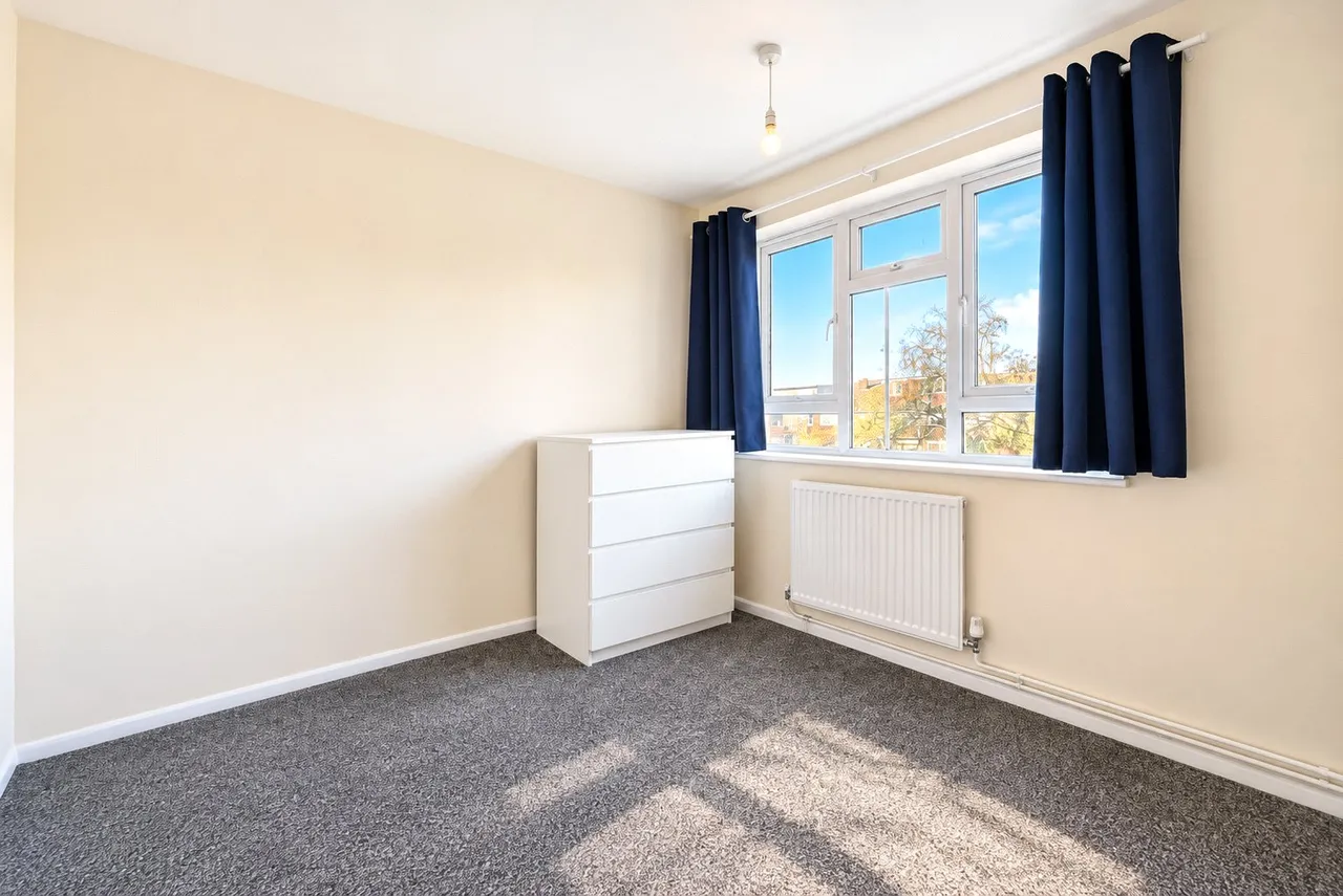 Upper Richmond Road, London, SW15, photo 4