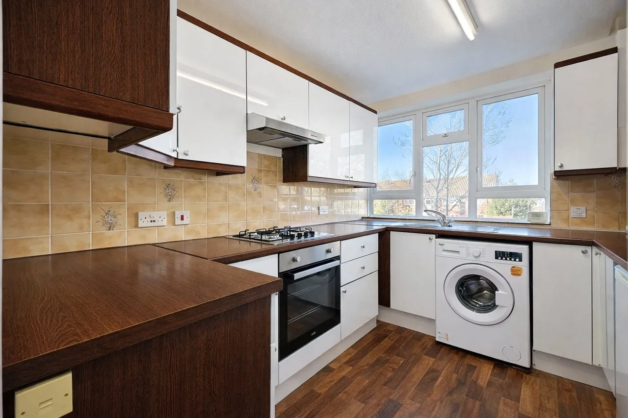 Upper Richmond Road, London, SW15, photo 6