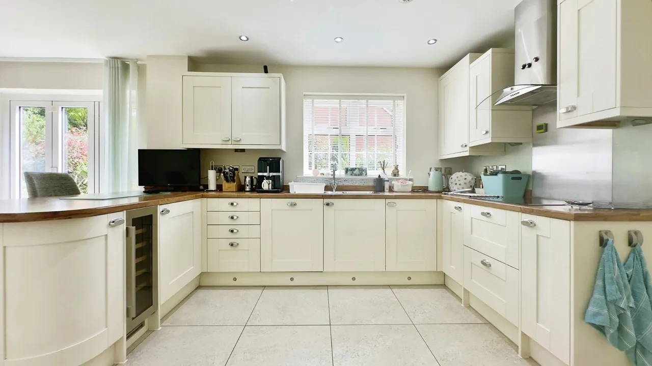 Alltacham Drive, Pontardawe, Swansea, SA8, photo 4