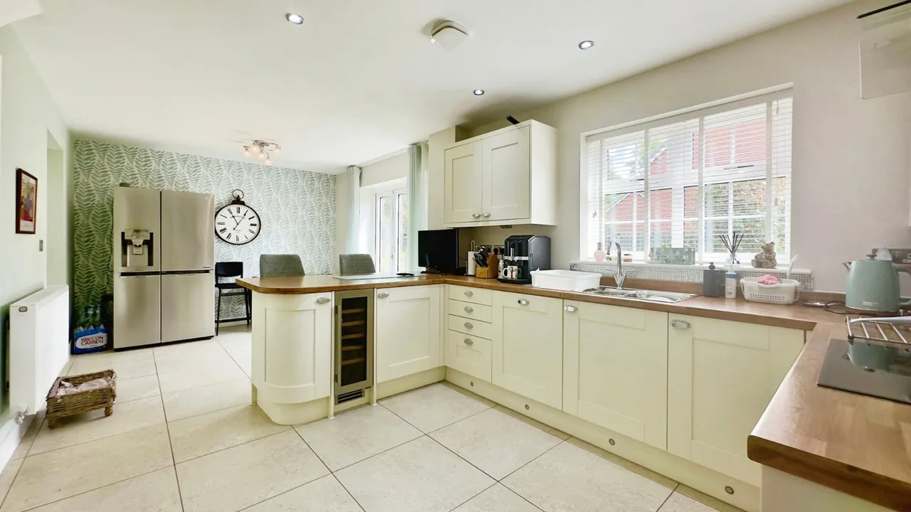Alltacham Drive, Pontardawe, Swansea, SA8, photo 3