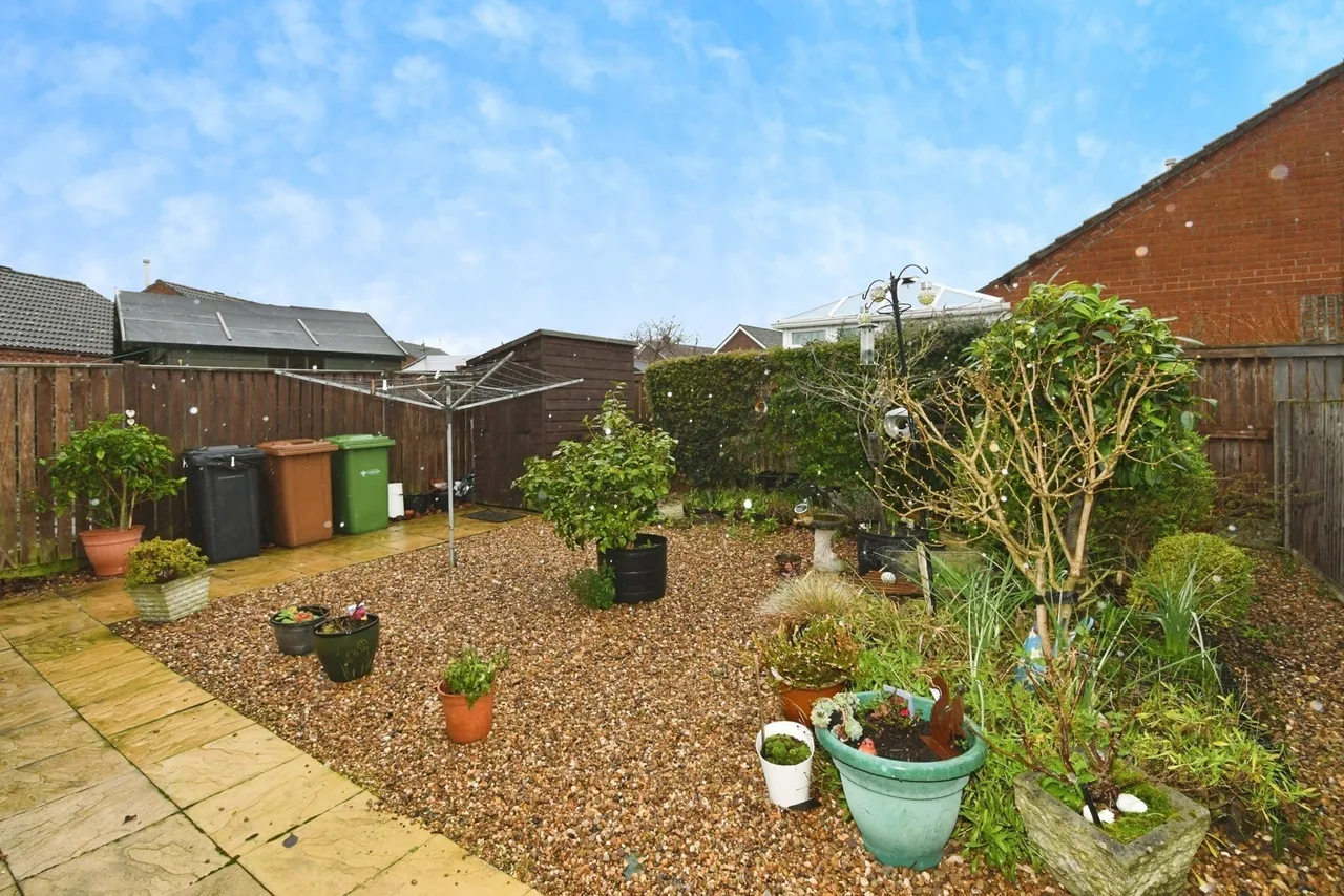 Meadowlake Close, Lincoln, Lincolnshire, LN6, photo 13