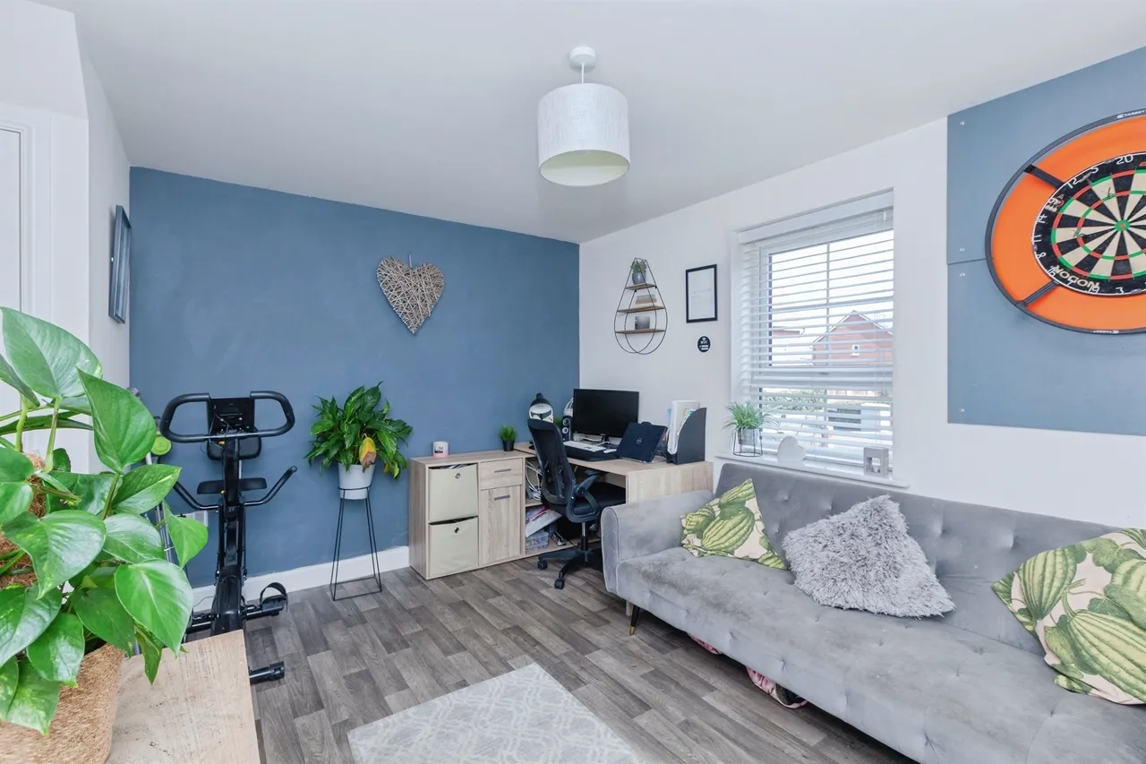 Preston Close, WIGSTON, photo 8