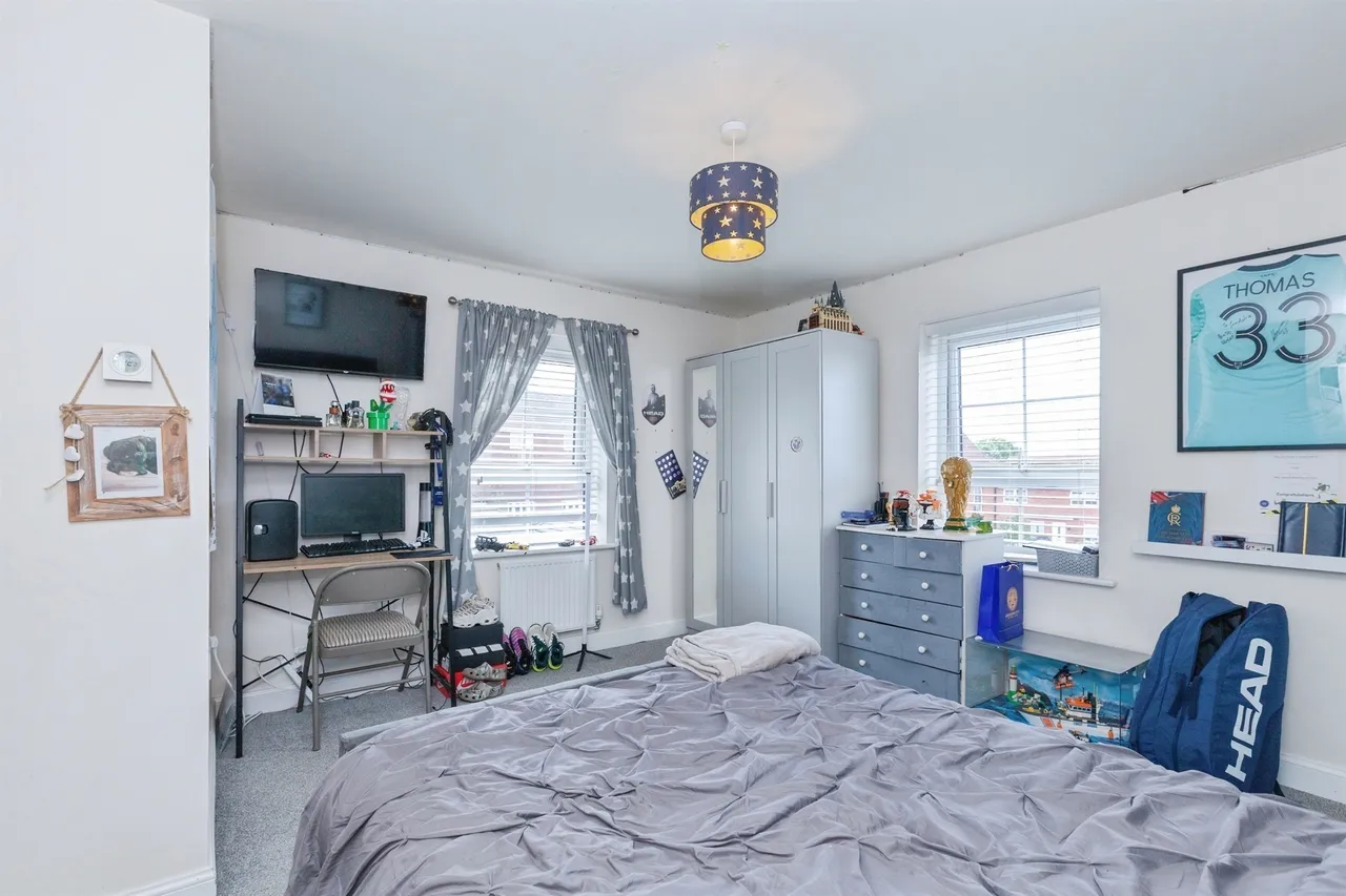 Preston Close, WIGSTON, photo 12
