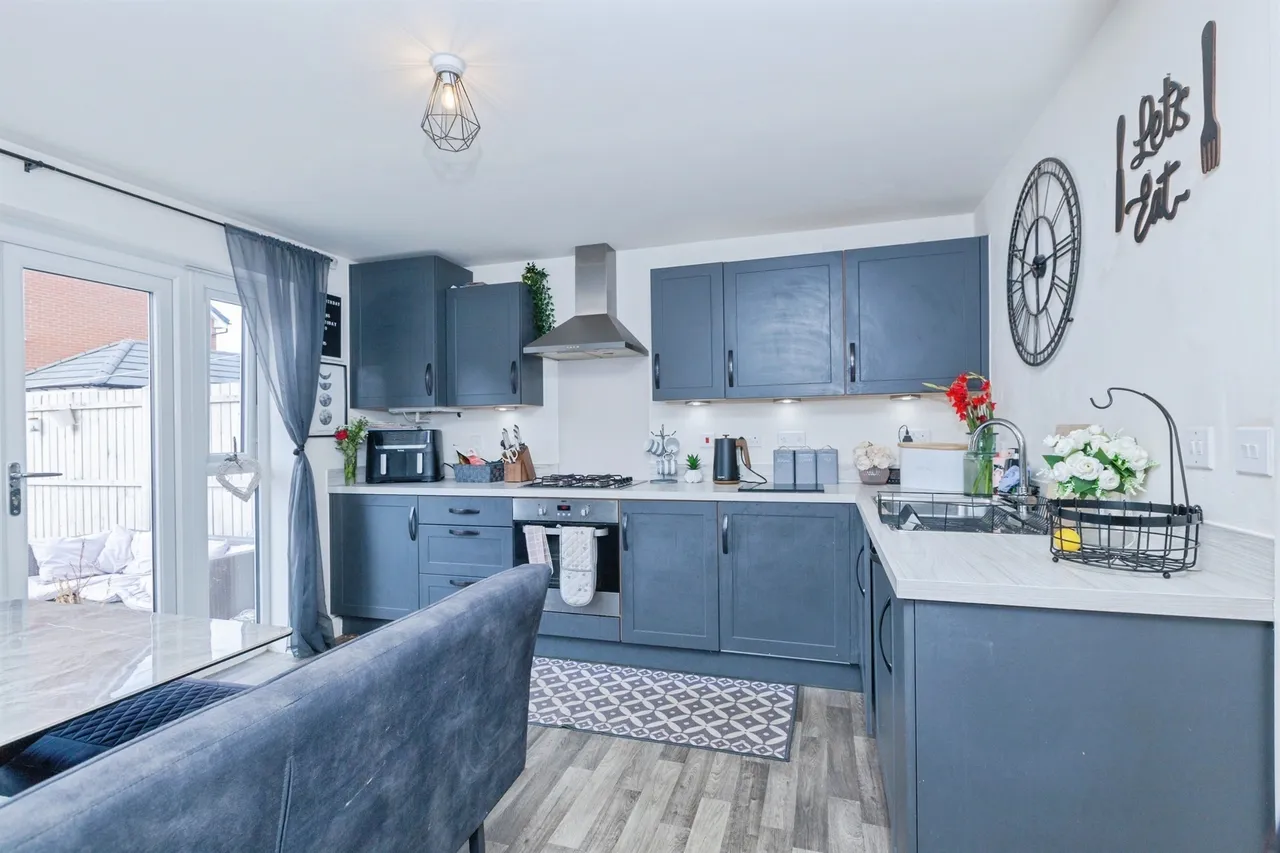 Preston Close, WIGSTON, photo 4