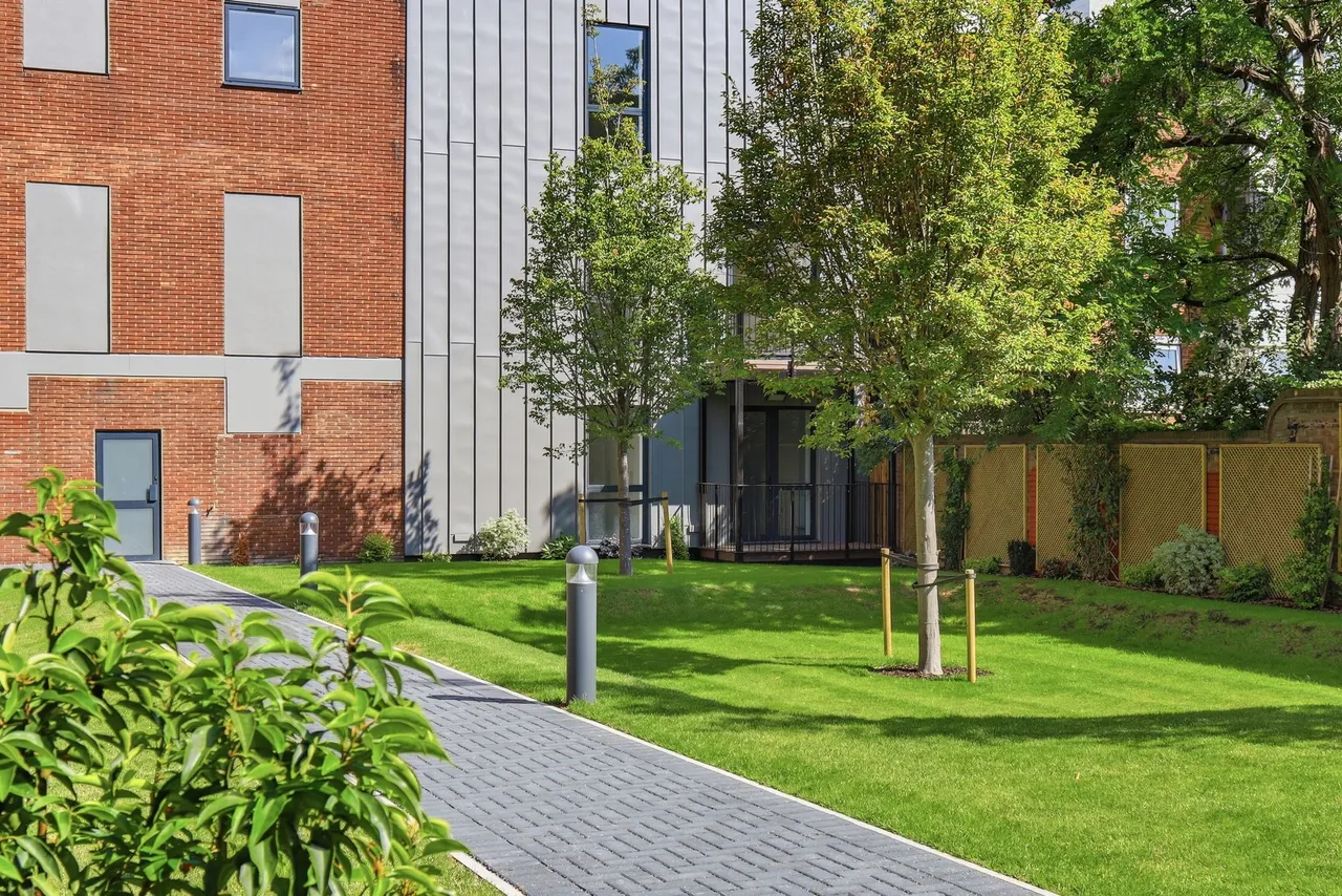 Woodford Green, IG8, photo 17