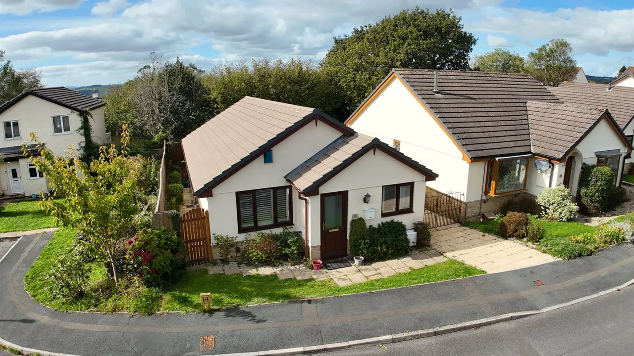 3 bed house for sale, St. Andrews Close, Bere Alston, PL20