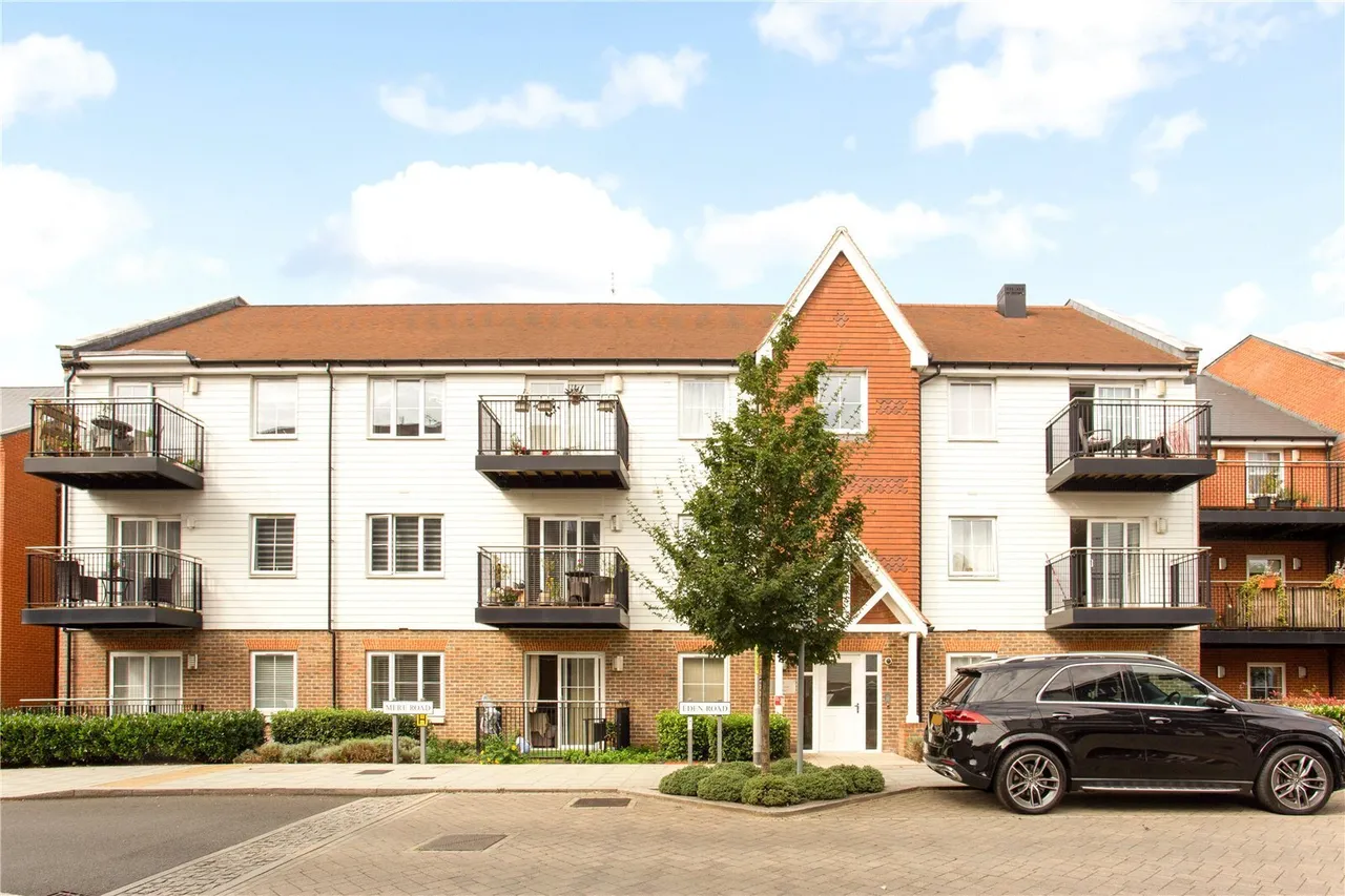 2 bed flat for sale, Eden Road, Sevenoaks, TN14
