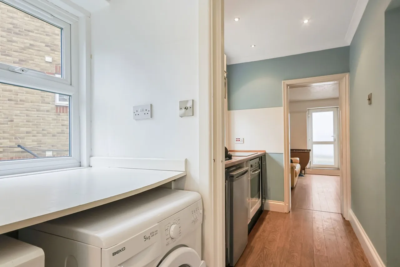 Lorne Park Road, Bournemouth, photo 9