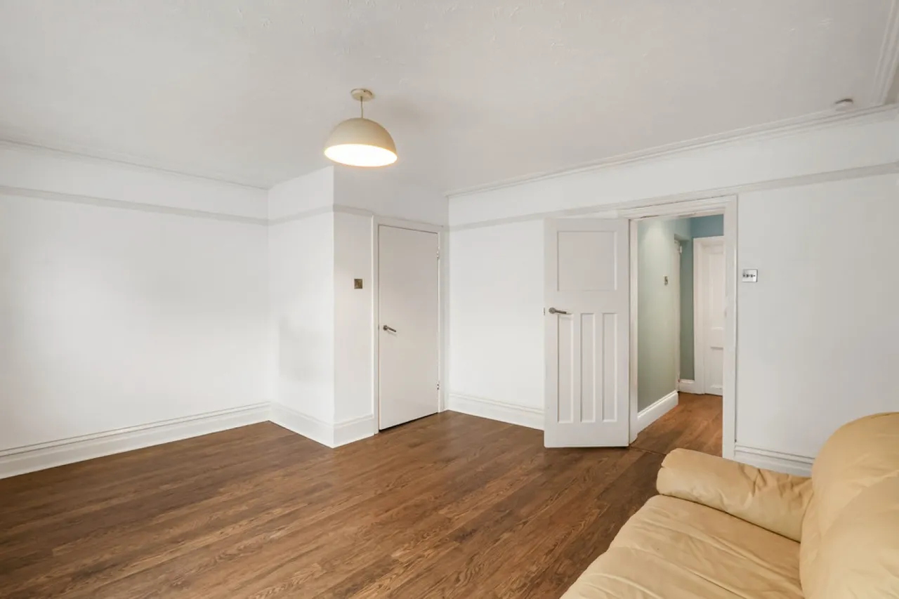Lorne Park Road, Bournemouth, photo 5