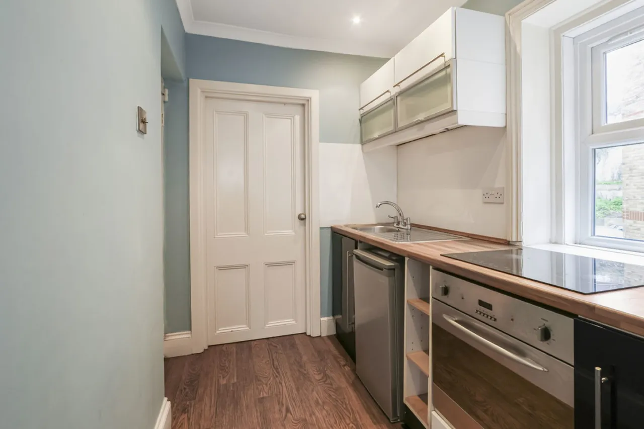 Lorne Park Road, Bournemouth, photo 2