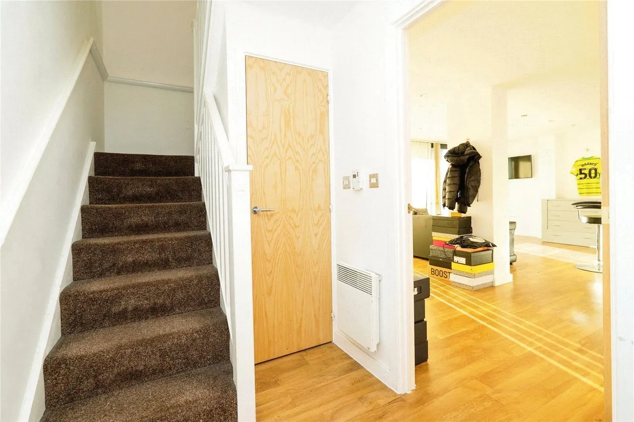 Geoffrey Watling Way, Norwich, Norfolk, NR1, photo 2