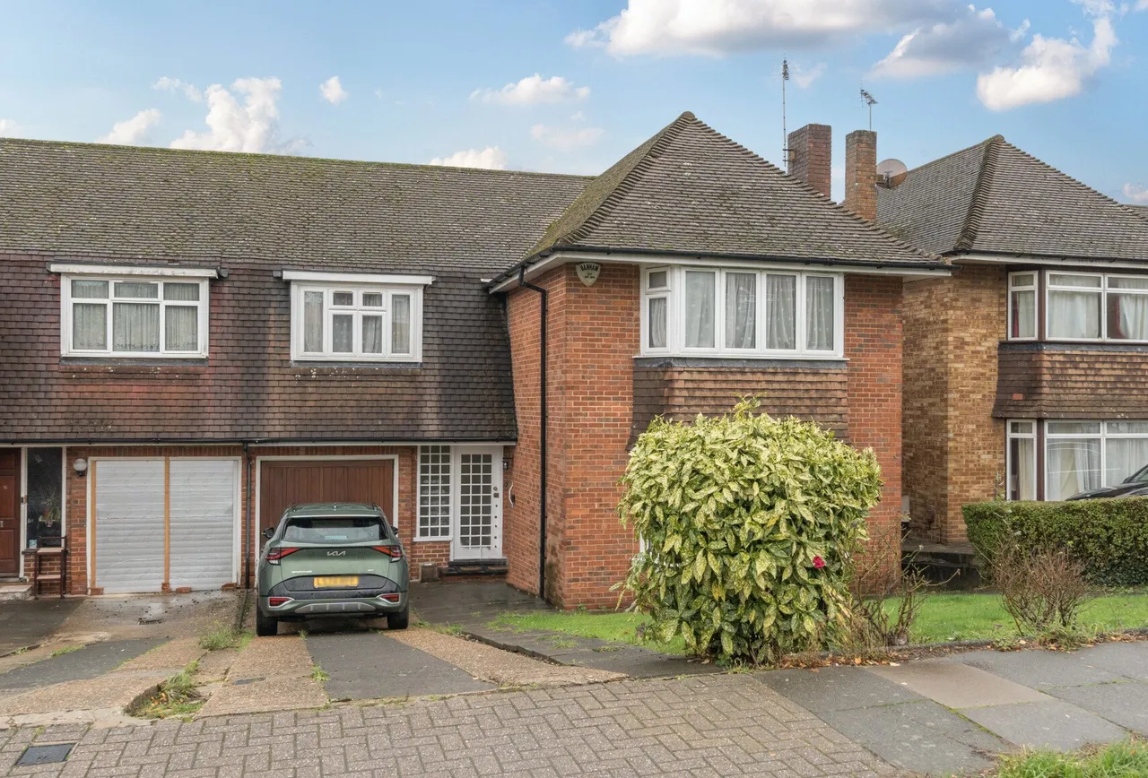 Kings Drive, Wembley, HA9 9HN, photo 2