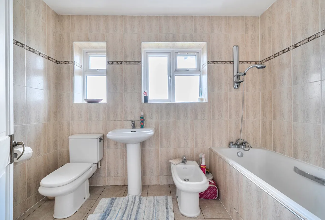 Kings Drive, Wembley, HA9 9HN, photo 10