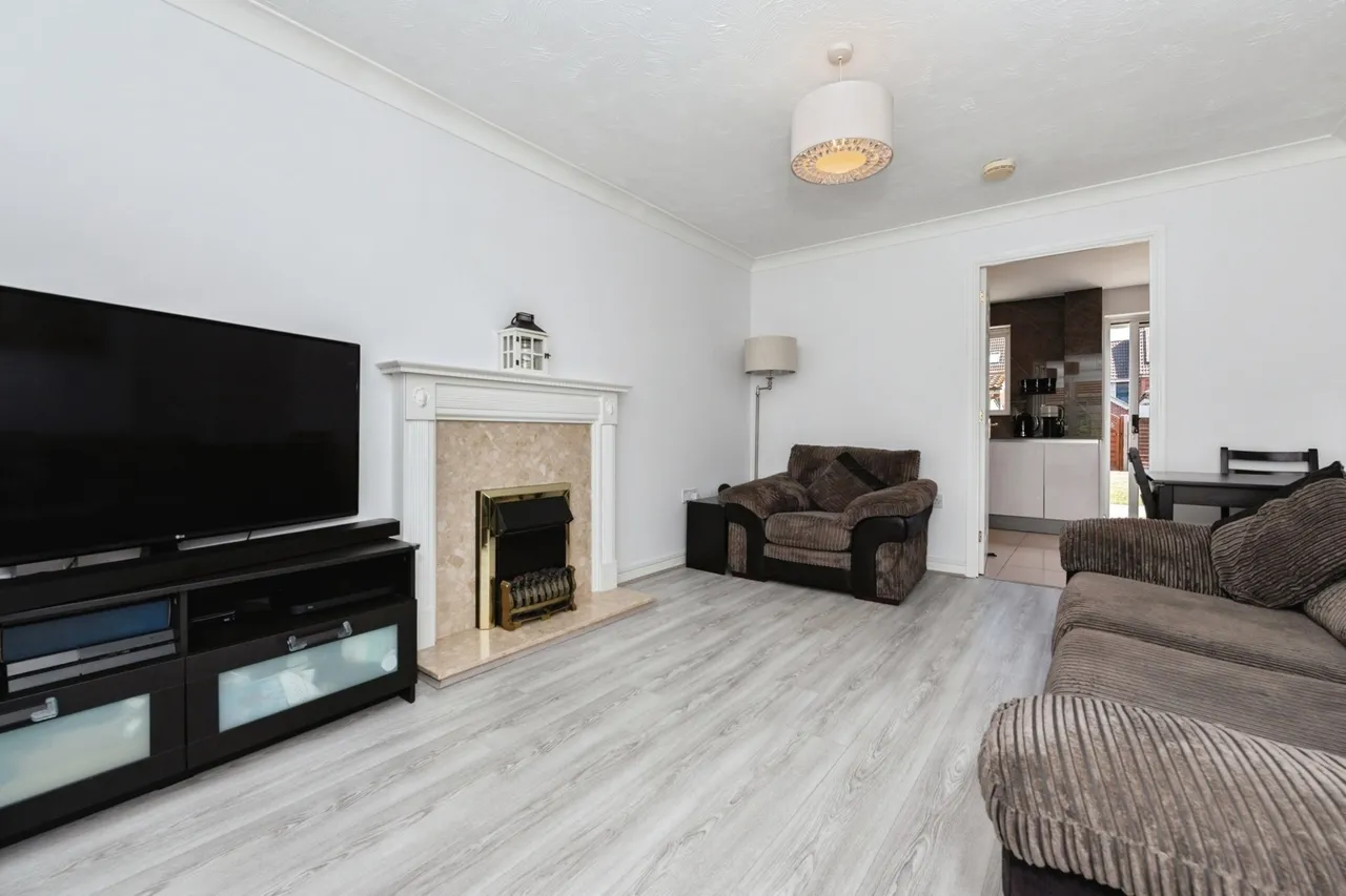 Hedingham Road, Chafford Hundred, Grays, Essex, RM16, photo 2
