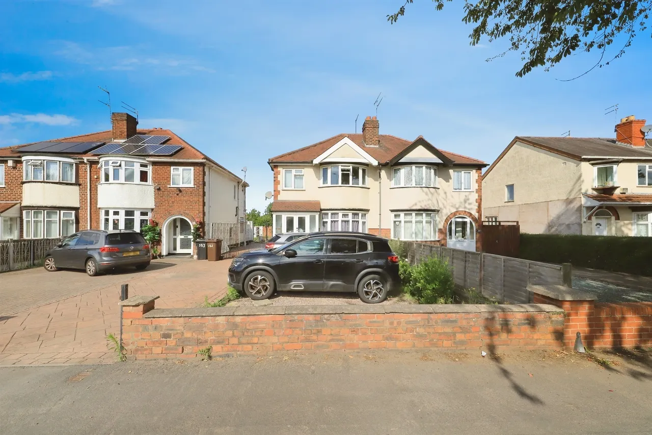3 bed house for sale, Stafford Road, Wolverhampton, WV10