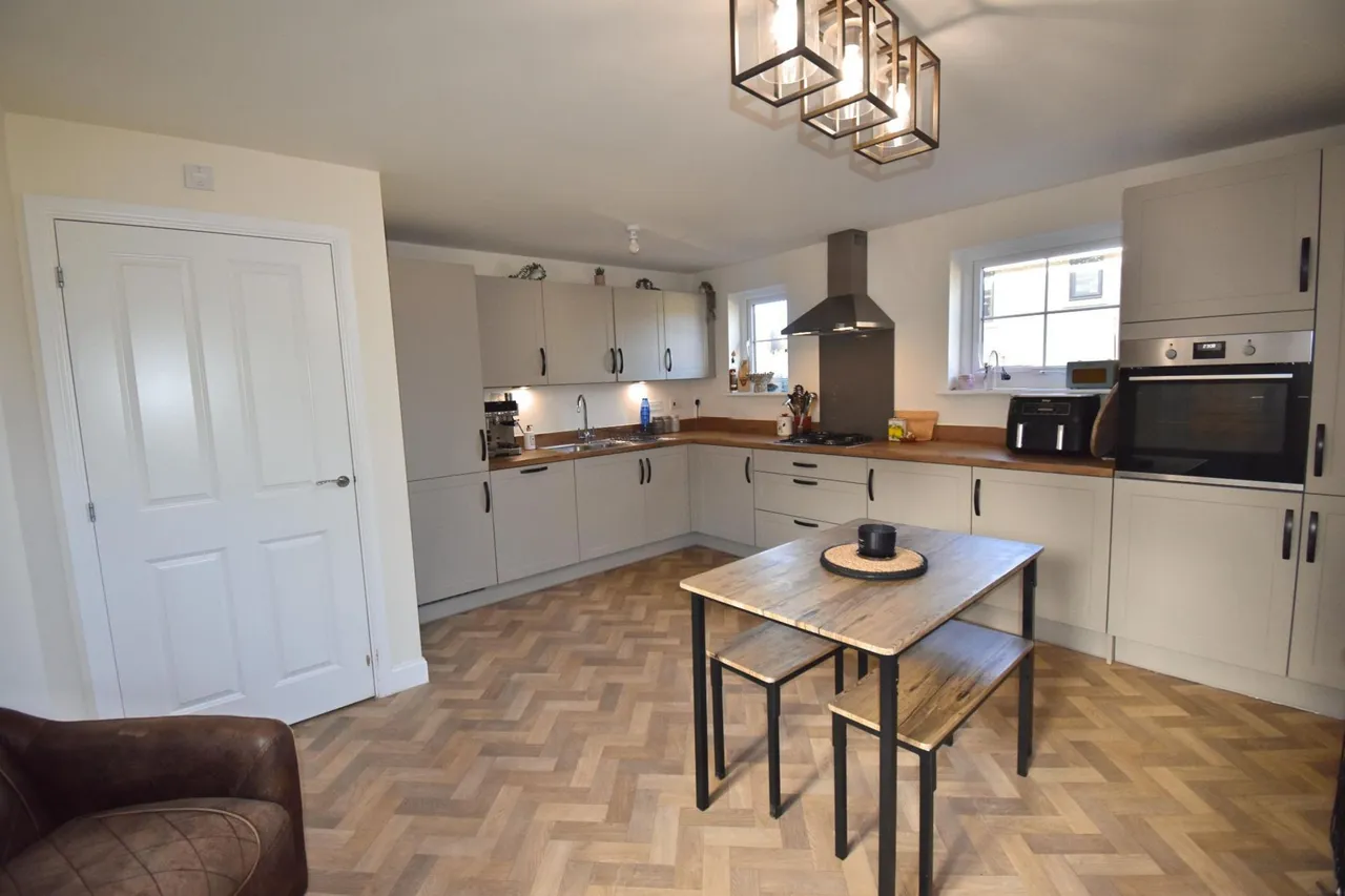 Taxhall Road, High Peak, photo 2