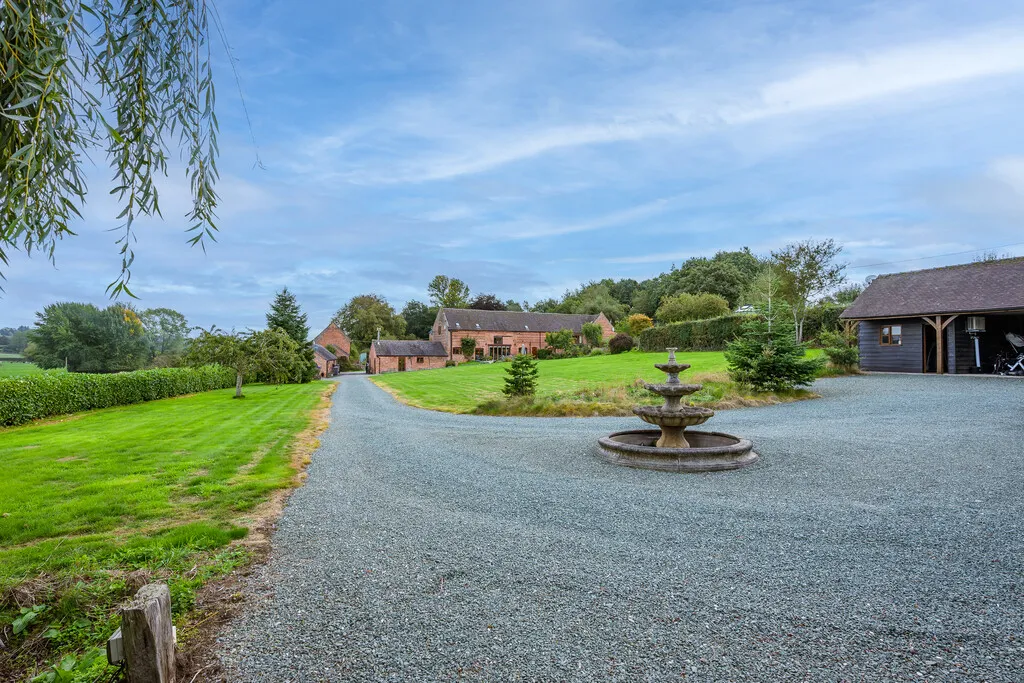 Hills Barn, Peatswood, photo 31