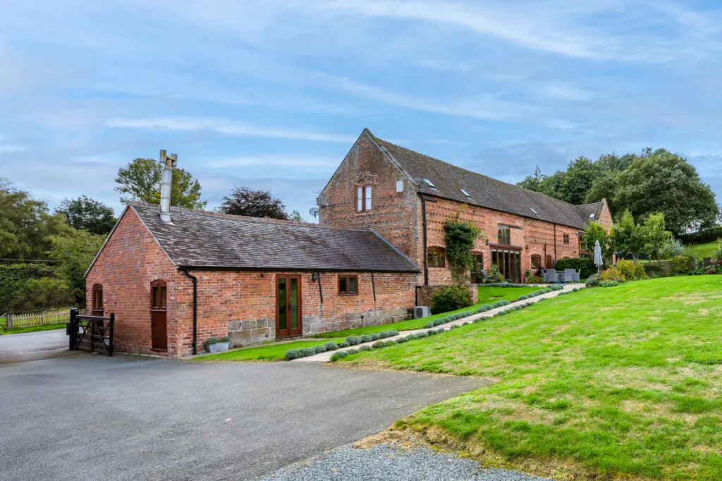 4 bed barn conversion for sale, Hills Barn, Peatswood