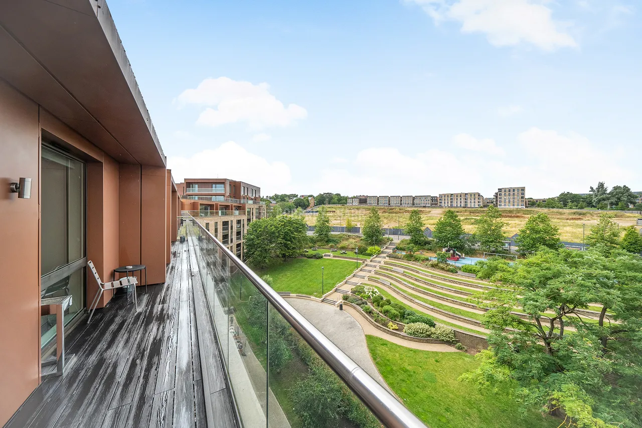 2 bed flat for sale, Burghley House Mill Hill East, NW7