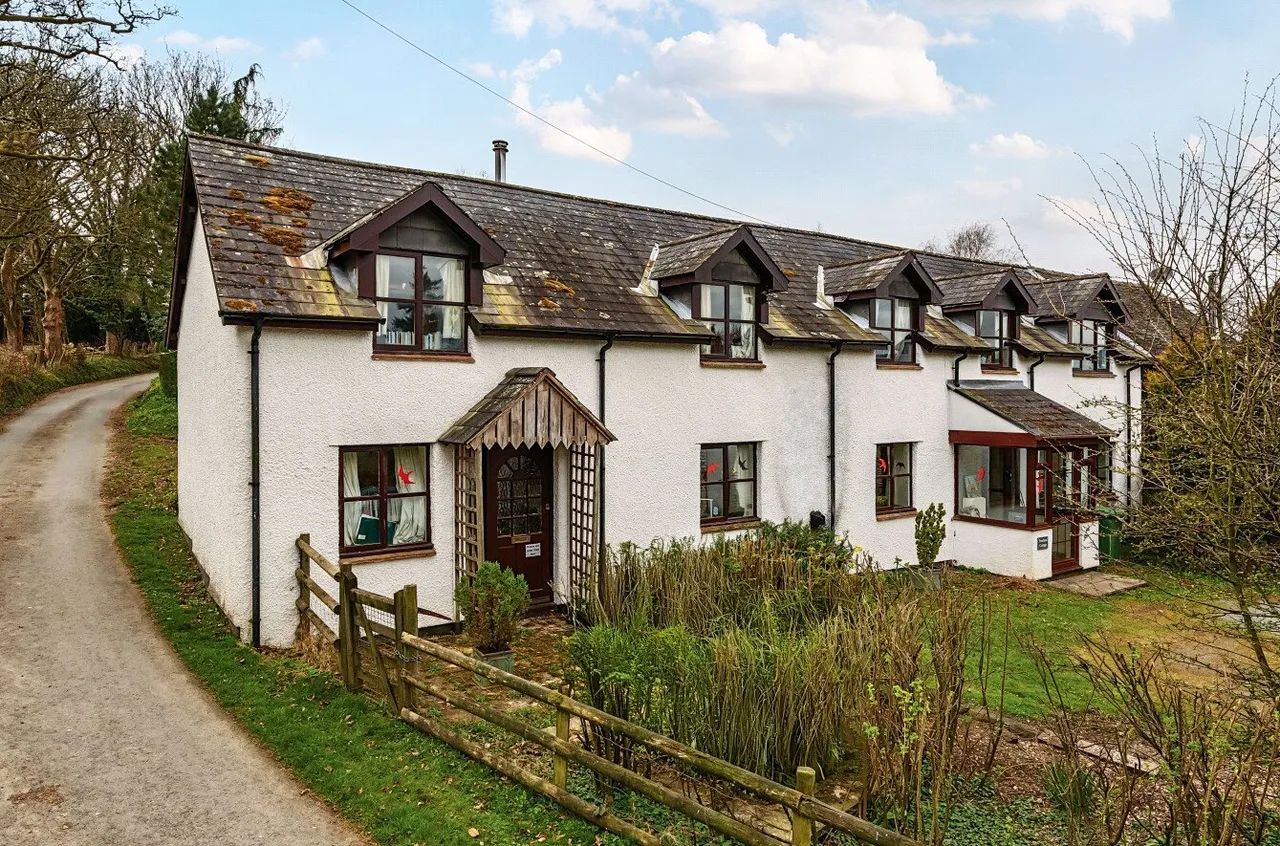 Llanynis, Builth Wells, Powys, LD2 3HH, photo 2