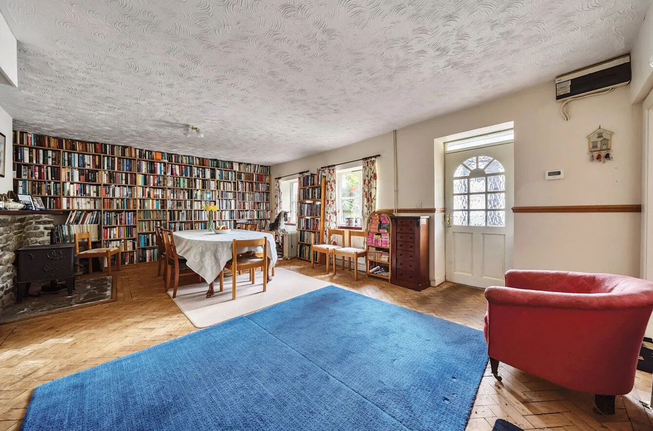 Llanynis, Builth Wells, Powys, LD2 3HH, photo 9