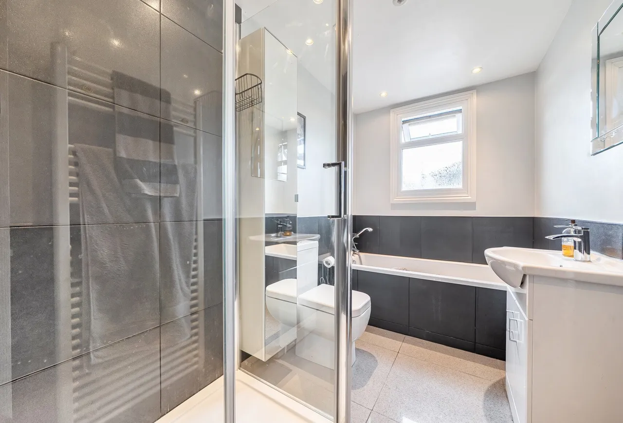 Peterborough Road, Carshalton, SM5 1EE, photo 8