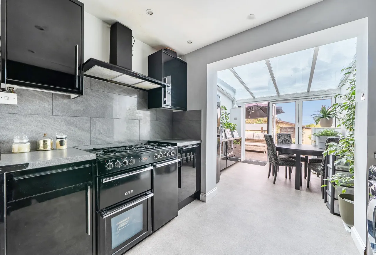 Peterborough Road, Carshalton, SM5 1EE, photo 5