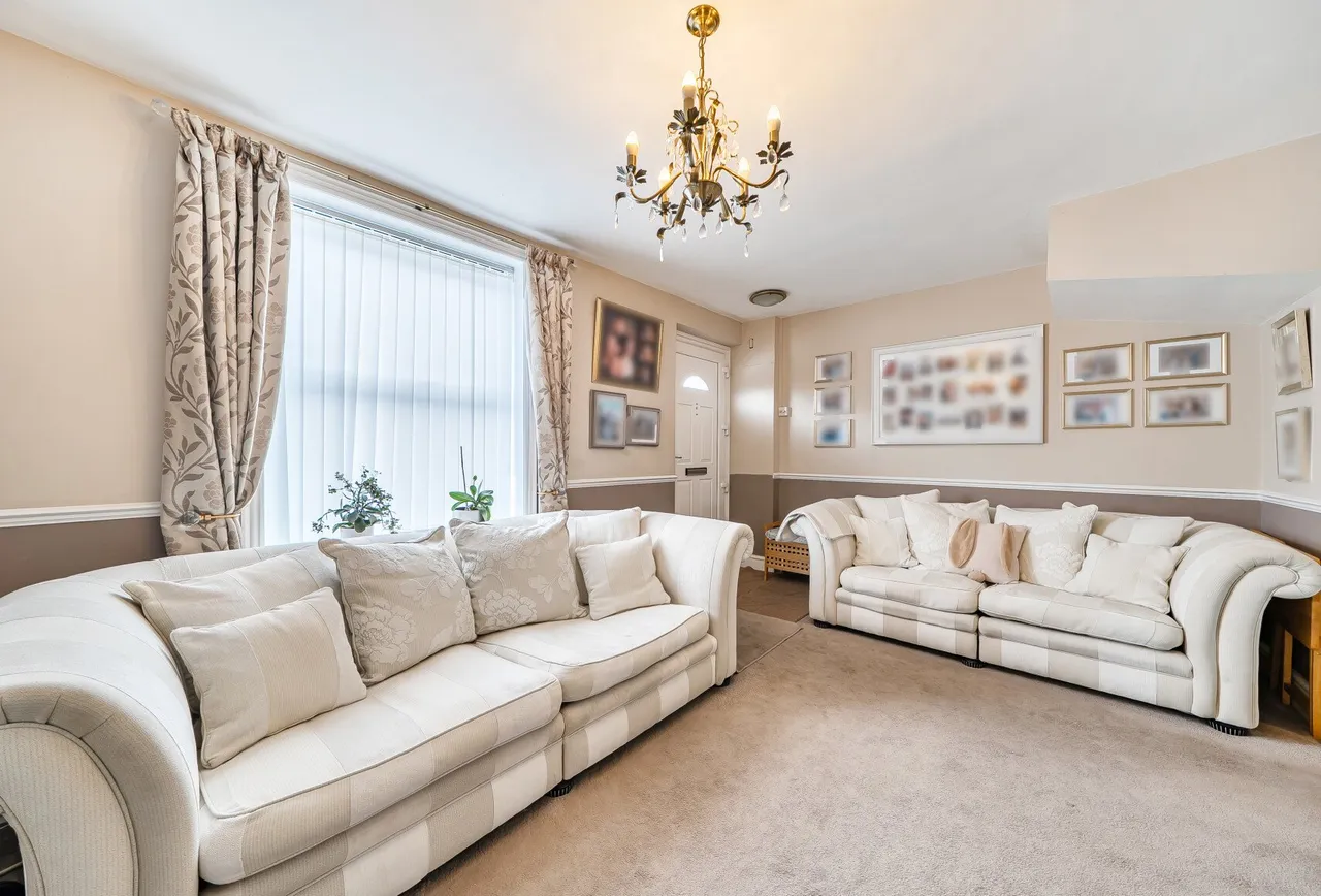 3 bed house for sale — Peterborough Road, Carshalton, SM5 1EE