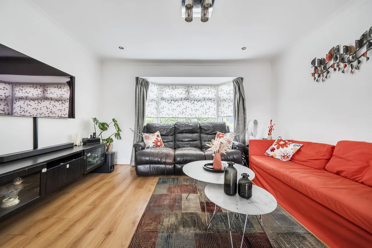 Oakleigh Road North, London, photo 3