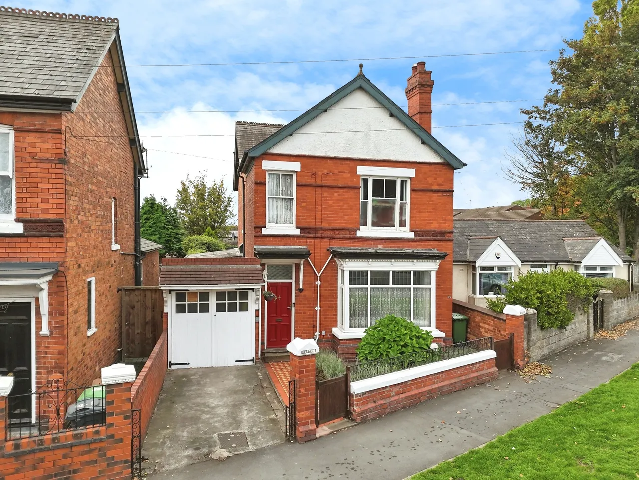4 bed house for sale — Old Park Road, Wednesbury, WS10