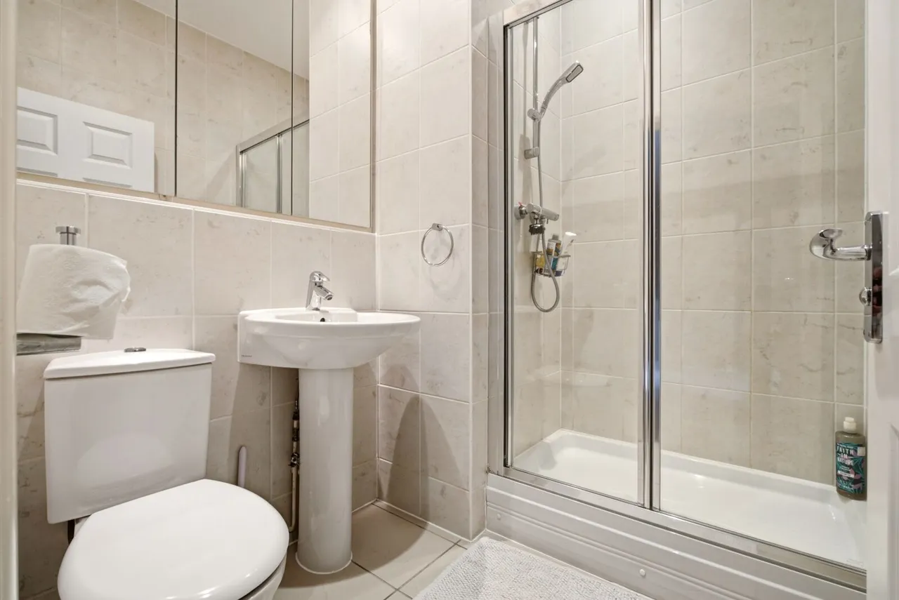 Beningfield Drive, London Colney, AL2, photo 14