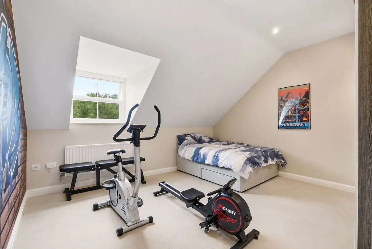 Beningfield Drive, London Colney, AL2, photo 19