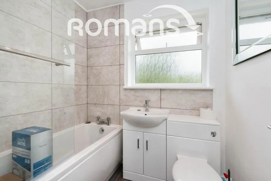 Lynn Way, Farnborough, GU14, photo 8