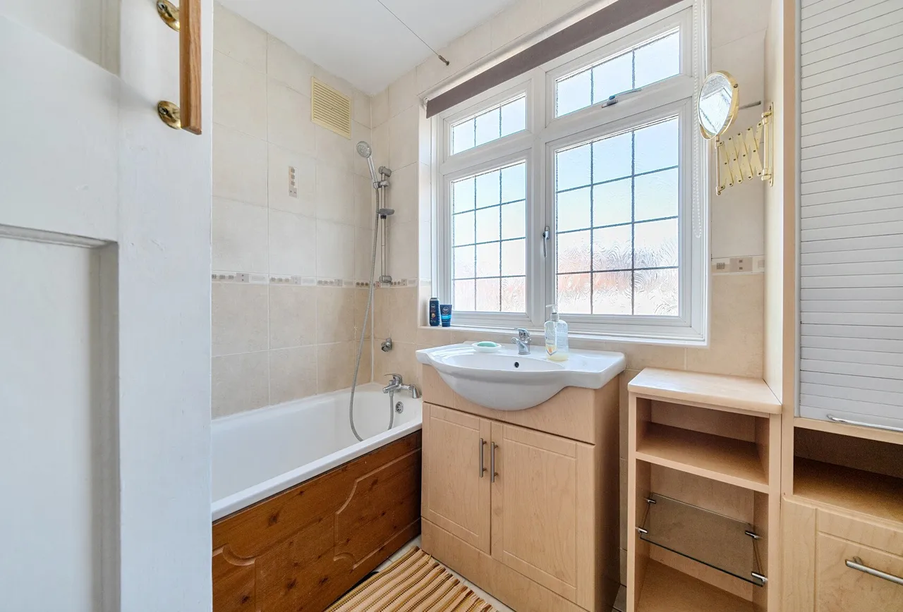 Rose Glen, London, NW9 0JS, photo 14