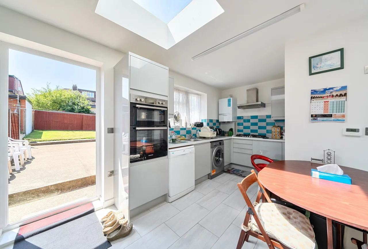 Rose Glen, London, NW9 0JS, photo 9