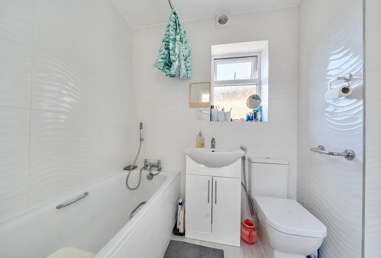 Rose Glen, London, NW9 0JS, photo 11