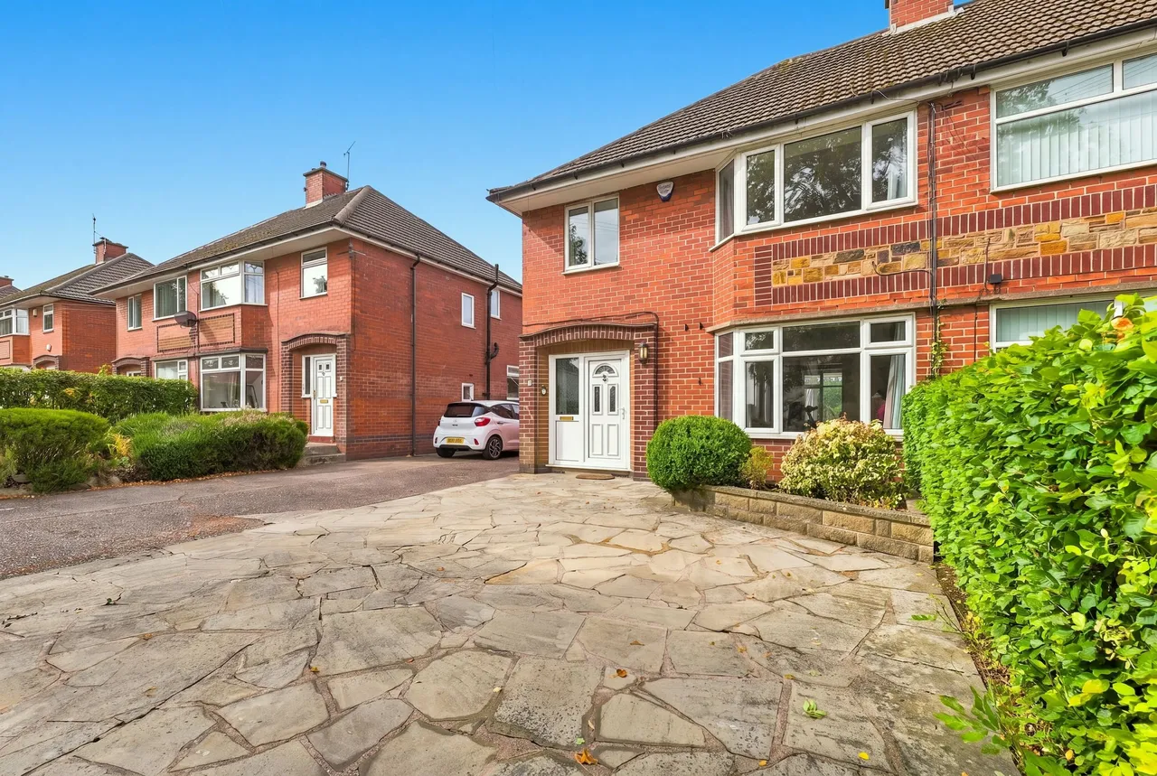 3 bed house for sale, Walton Road, Chesterfield, S40