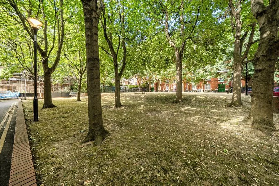 Peckett Square, Highbury Grange, N5, photo 16