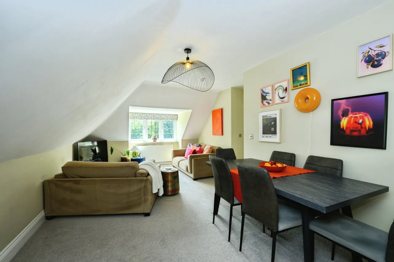 High Street, Nutfield, RH1, photo 4