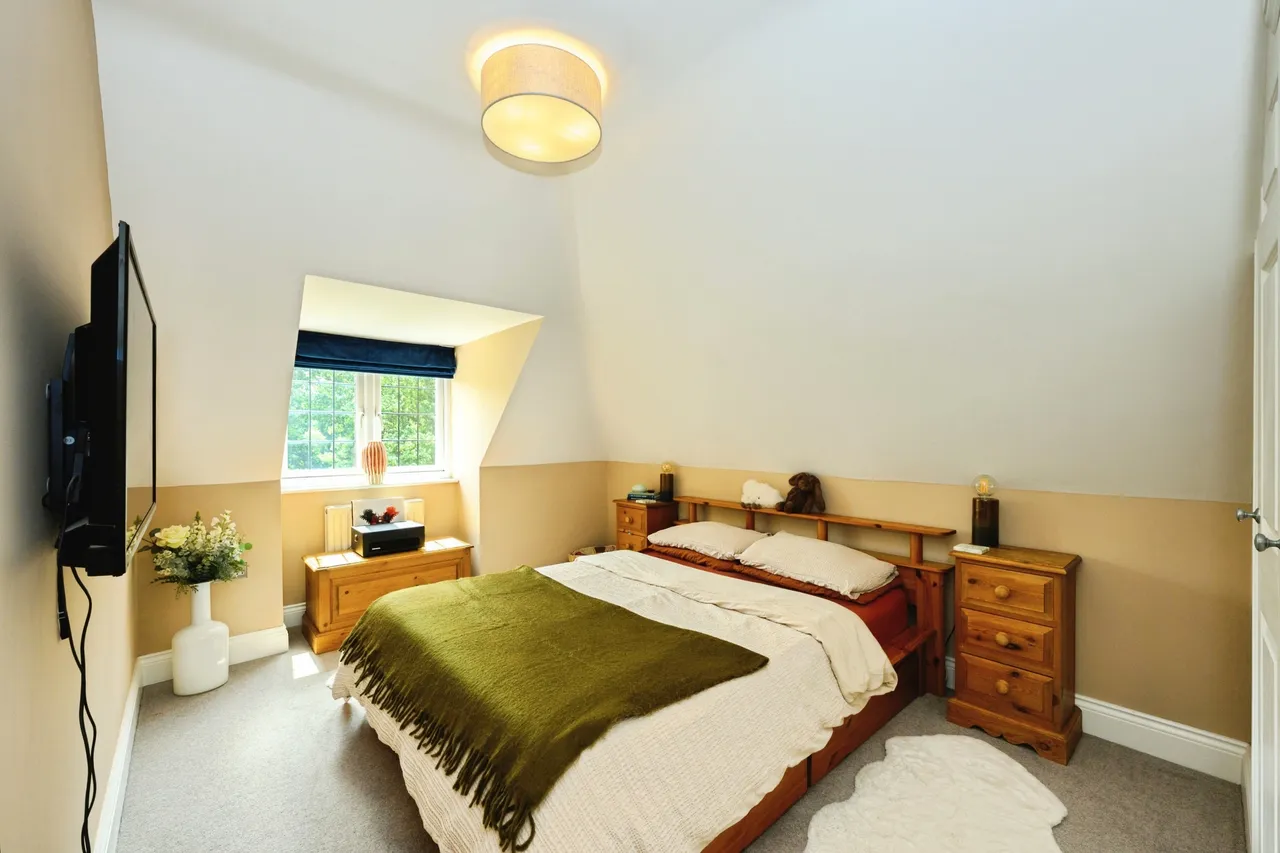 High Street, Nutfield, RH1, photo 10