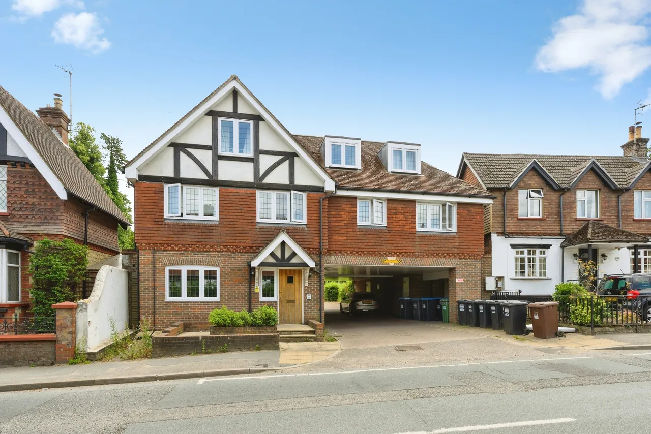 High Street, Nutfield, RH1, photo 19