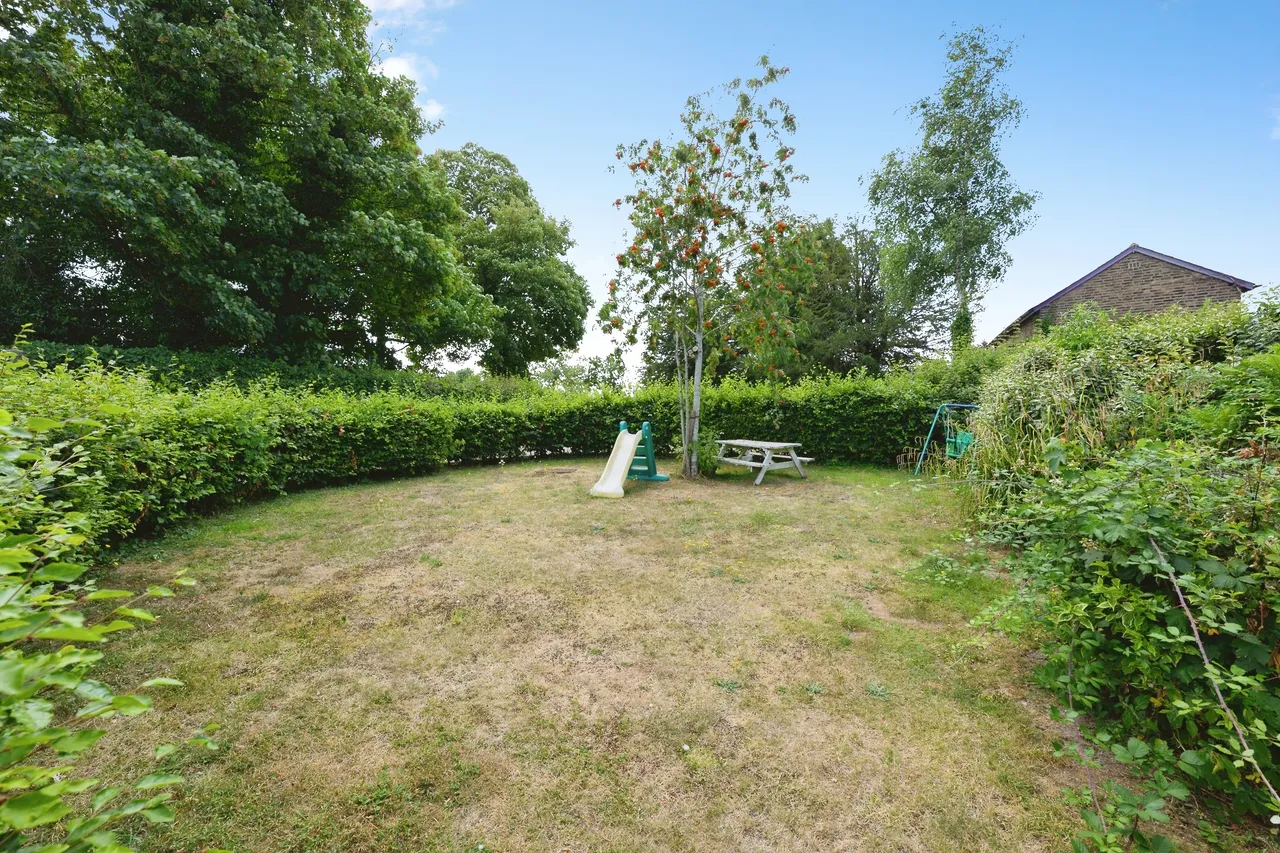 High Street, Nutfield, RH1, photo 16