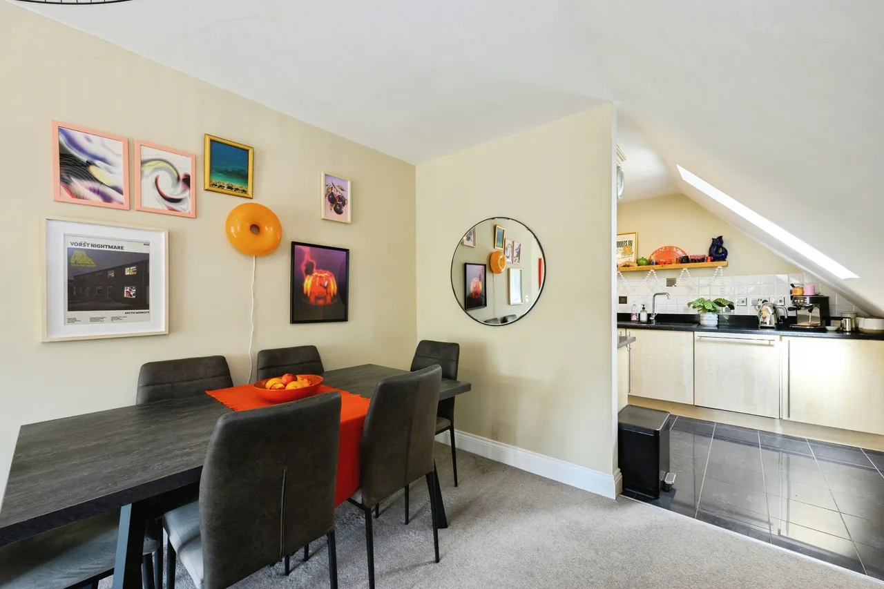 High Street, Nutfield, RH1, photo 8