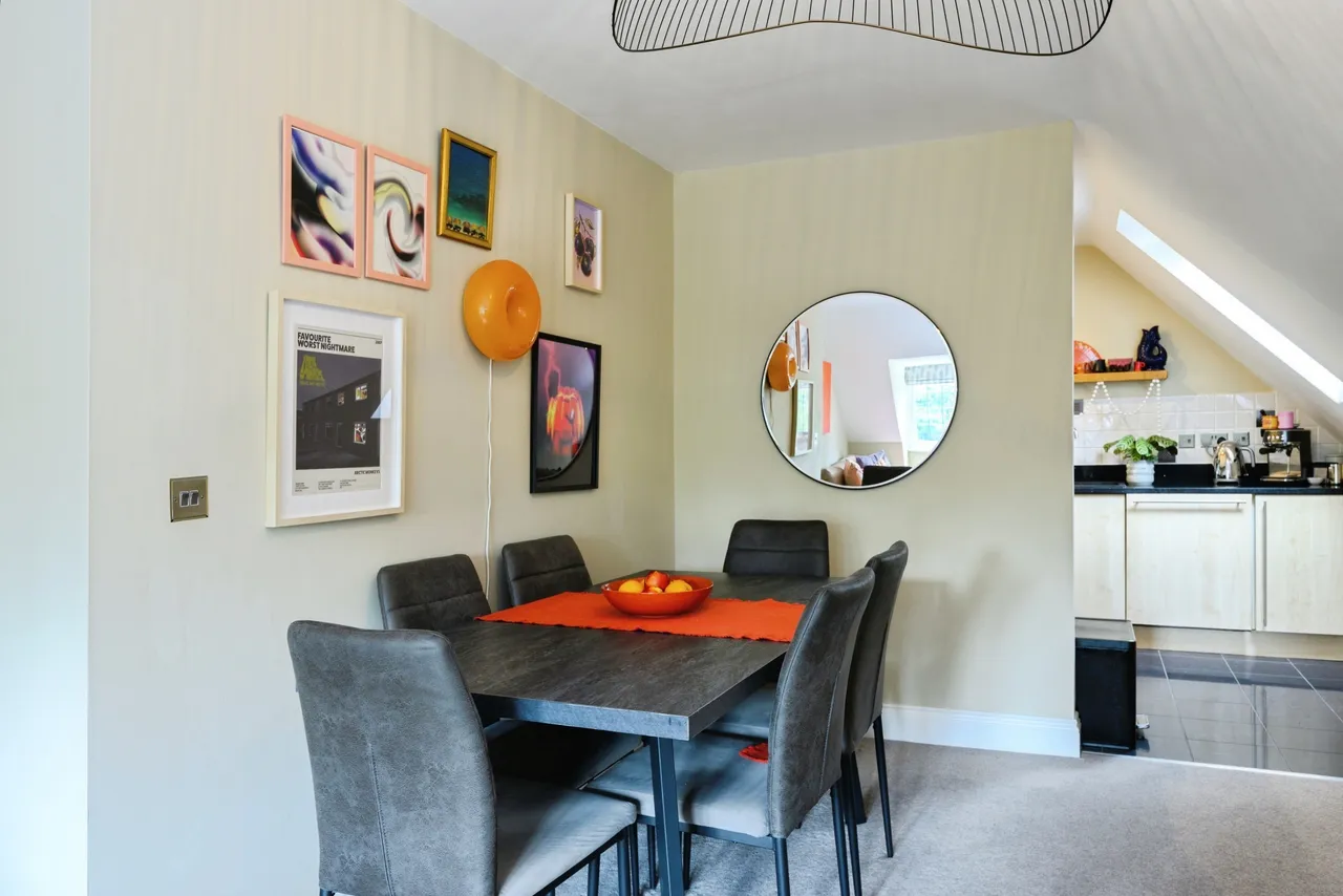 High Street, Nutfield, RH1, photo 6