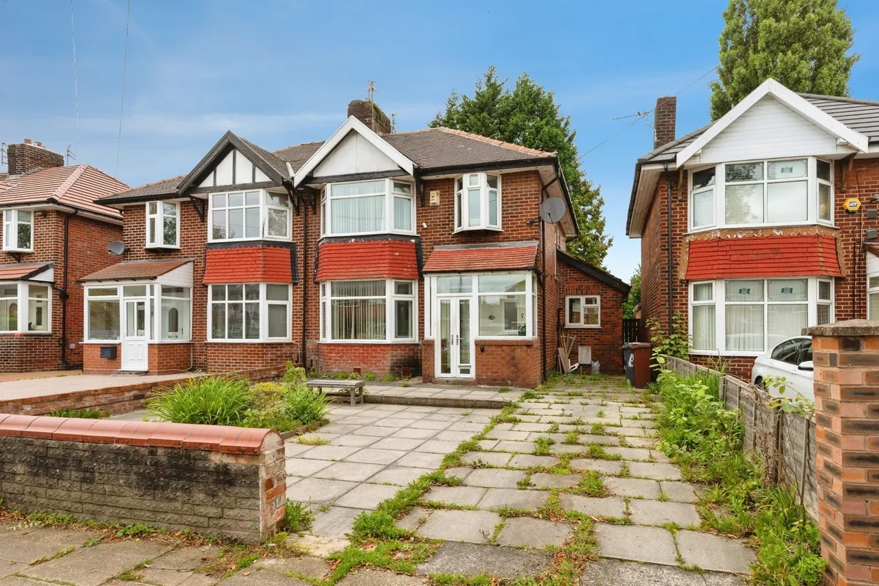 3 bed house for sale, Thatch Leach Lane, Whitefield, M45